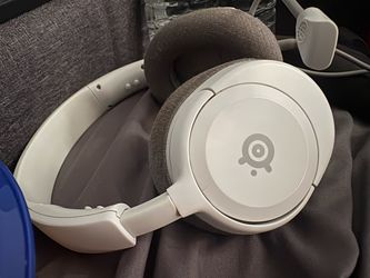 SteelSeries Over-Ear Gaming Headset White