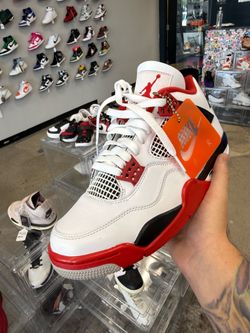 Jordan 4 Retro Fire Red size 8.5