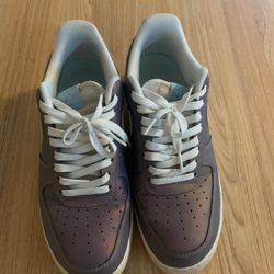 Women’s Nike Shoes Size 9
