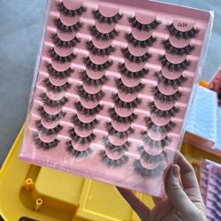 Fluffy Curly Lashes 