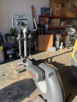 Life Fitness CLSX Integrity Elliptical (Delivery Included)