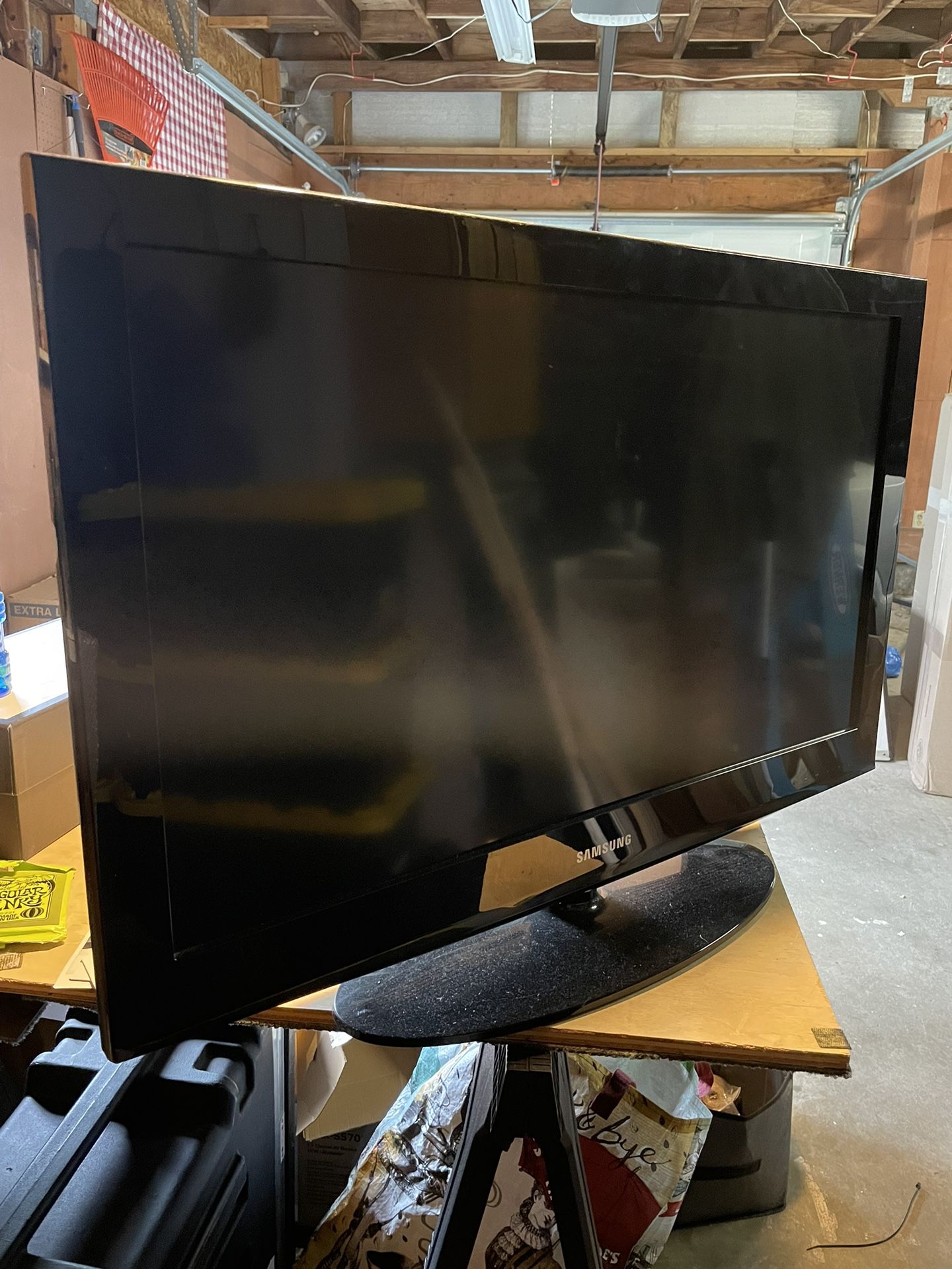 Samsung 32” Tv