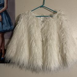 Stunning Faux Fur Cape With Lining 