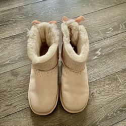UGG Women’s Boots Size 7, Youth’s Size 5