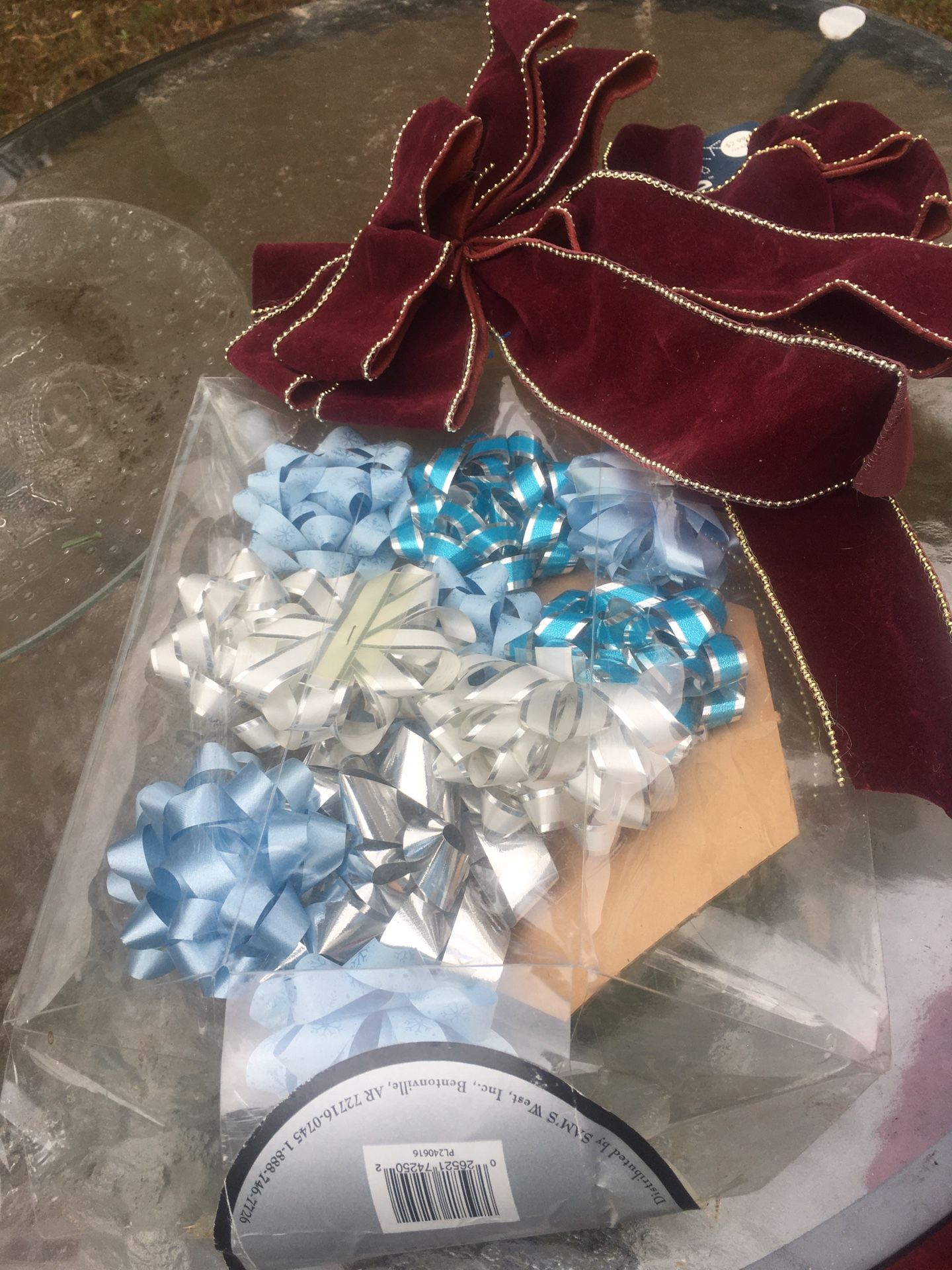 Bows. New