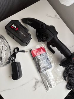 Mini 6-inch Cordless Chainsaw