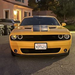 39k mils 5.7L v8 challenger