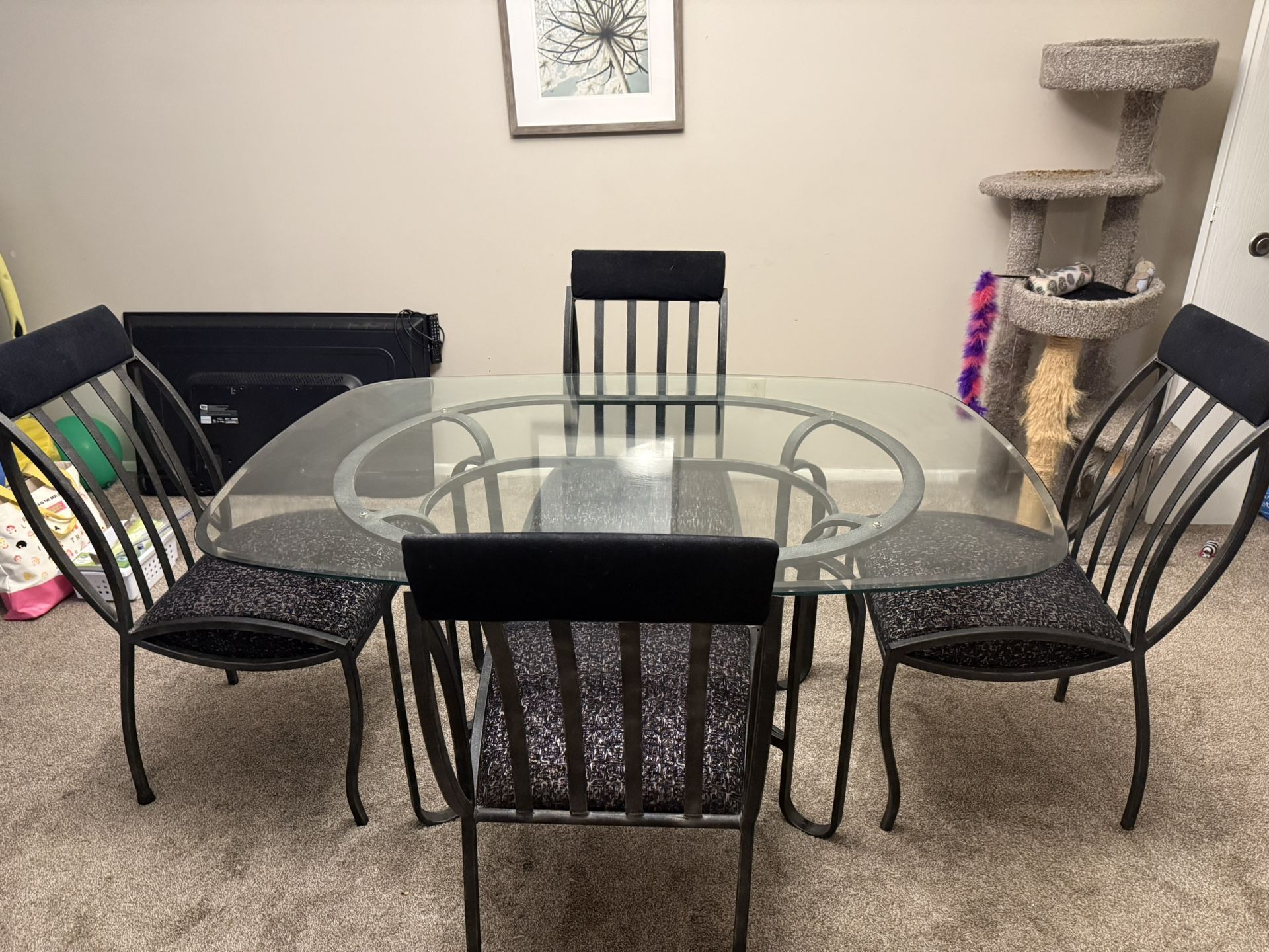 Dining Table & Chairs