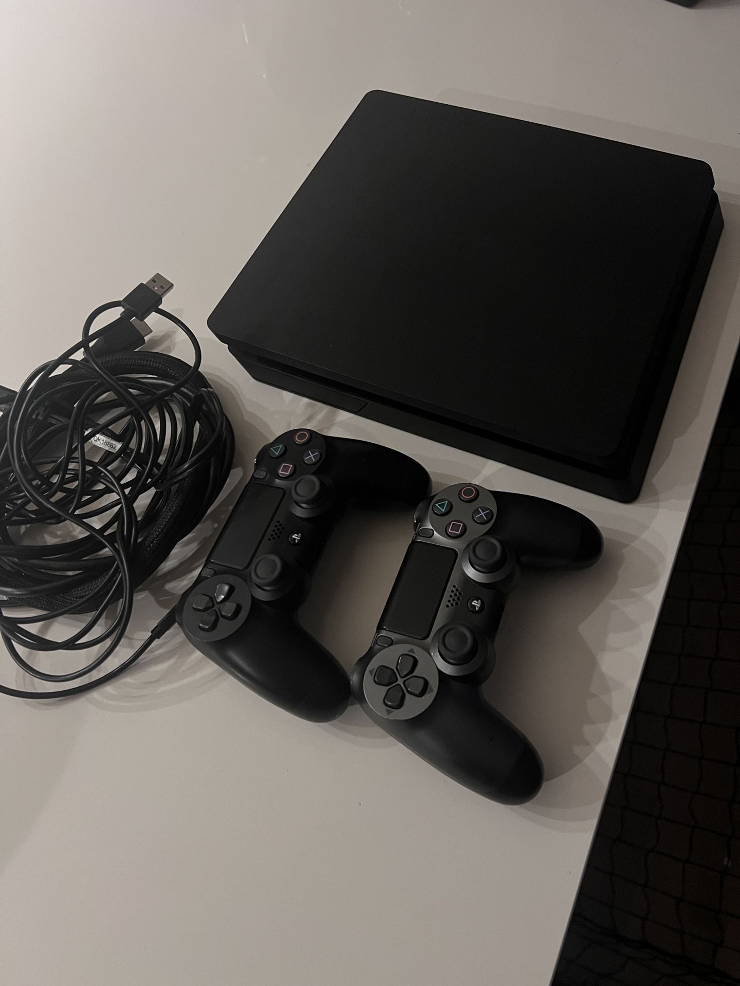 Ps4 Slim (1TB)