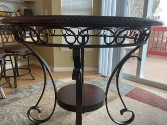 Dining Round Table With Glass Insert