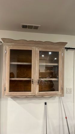 Wall cabinet