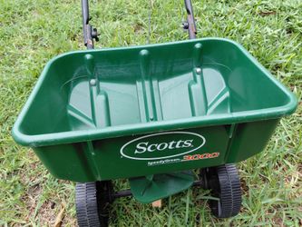 LAWN SPREADER