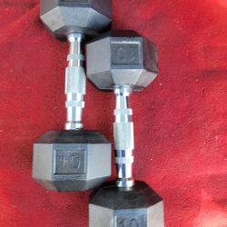 SET OF 10LB RUBBER COATED HEXHEAD DUMBBELLS
 TOTAL 20LB. BARLEY USED 
11525 S HALSTED  DUNKINDONUTS/7111.S WESTERN WALGREENS 
25$   CASH ONLY  AS IS