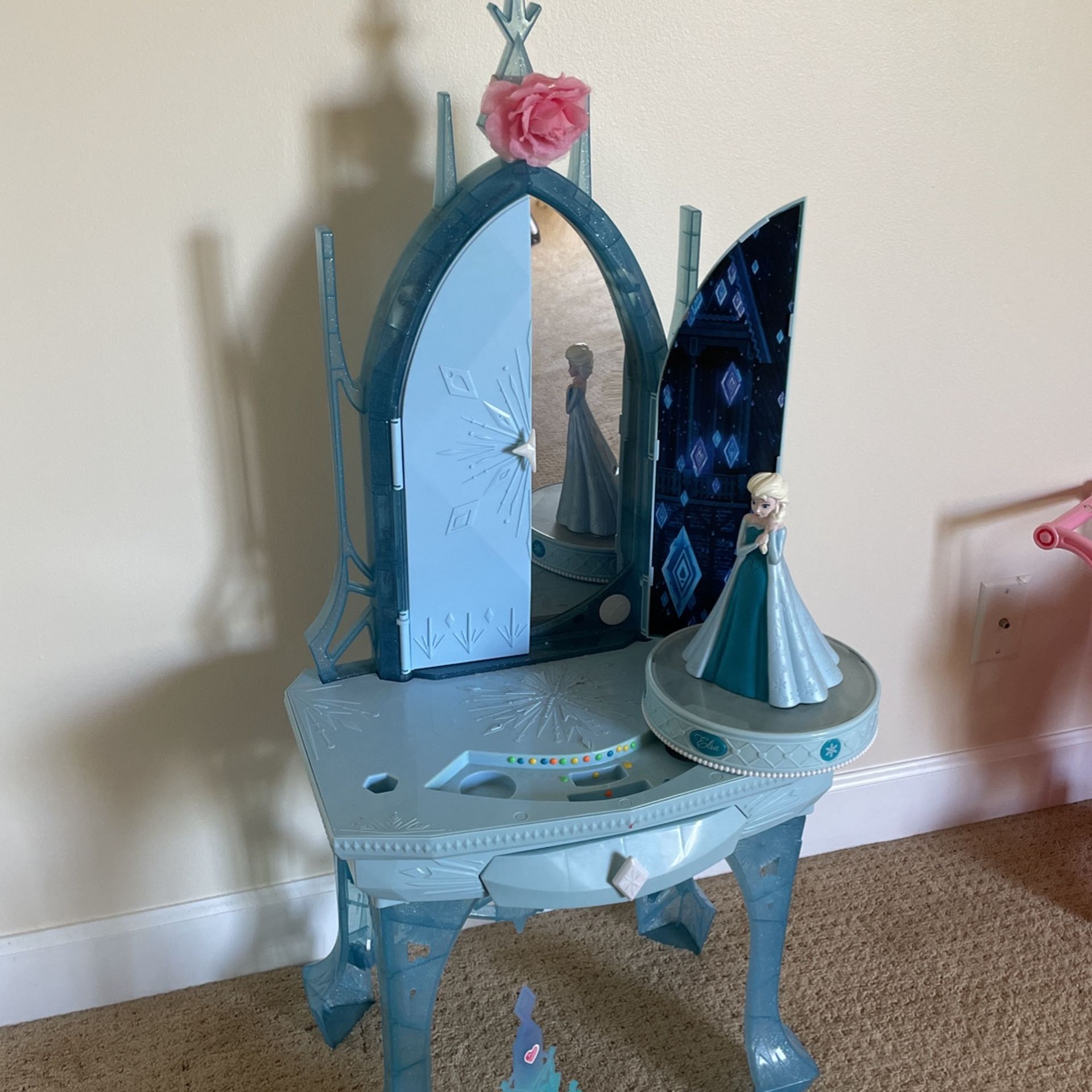 Disney Frozen Dresser