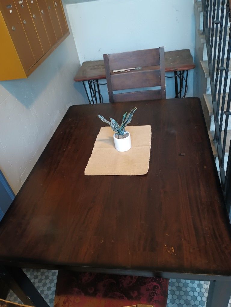 Dining Room Table With 4 Chairs