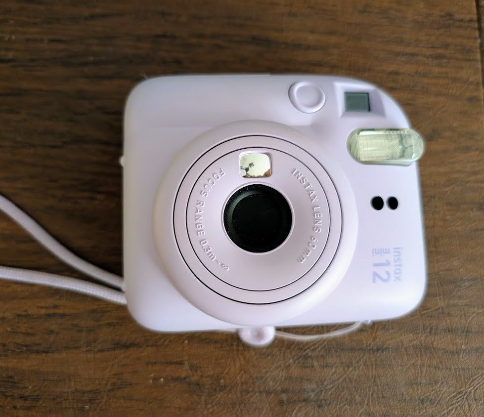 Fujifilm Instax Mini 12 polaraid instant camera