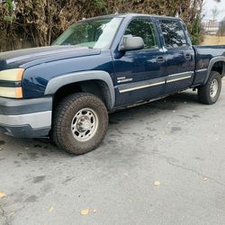 2005 Chevy  Silverado 4x4 duramax diesel