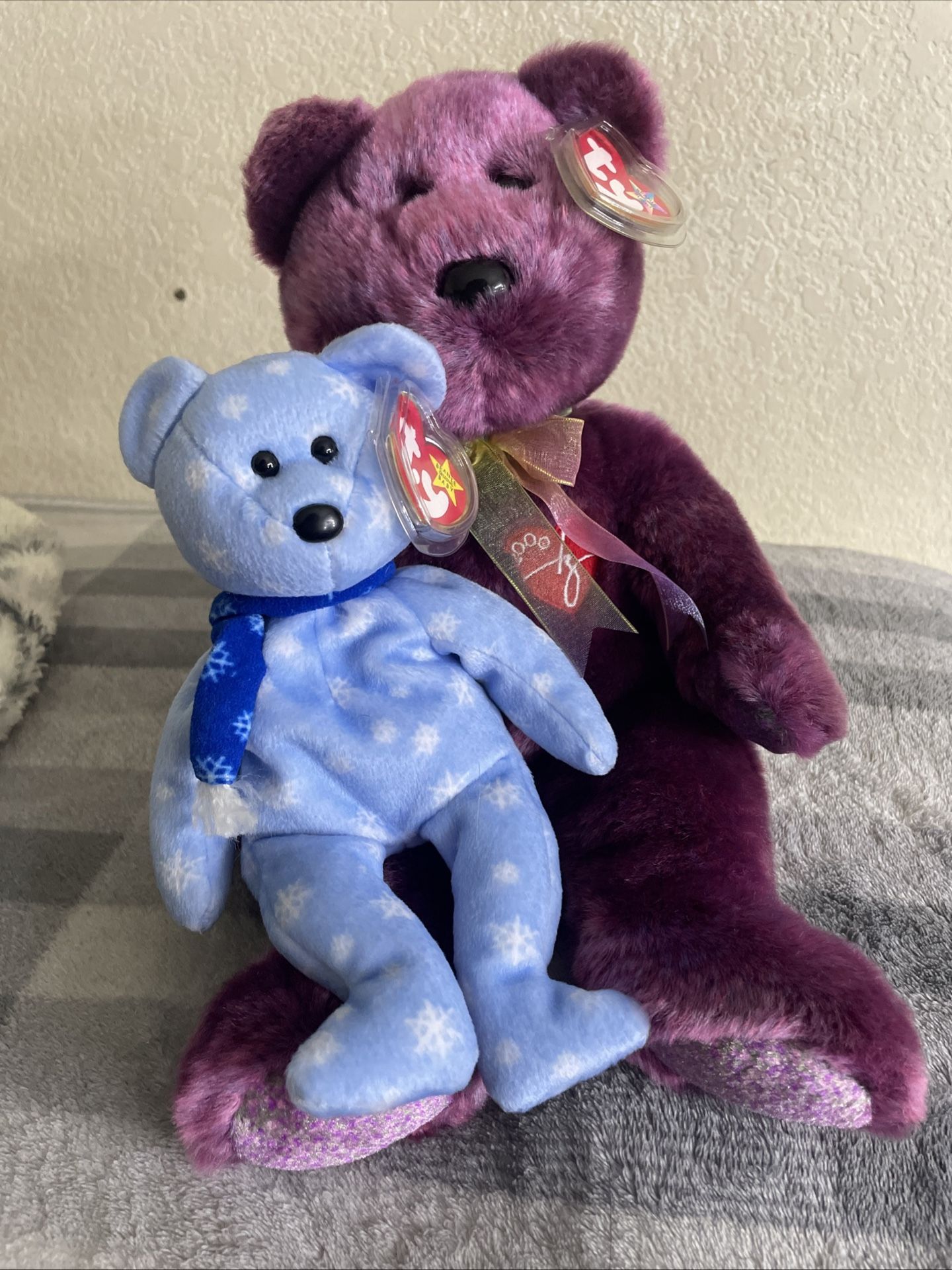 Beanie Baby’s Two Blue And Purple Old 1977