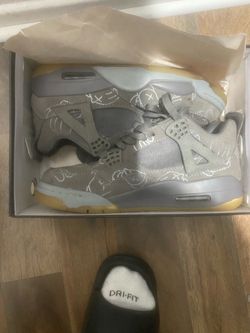Jordan 4 kaws