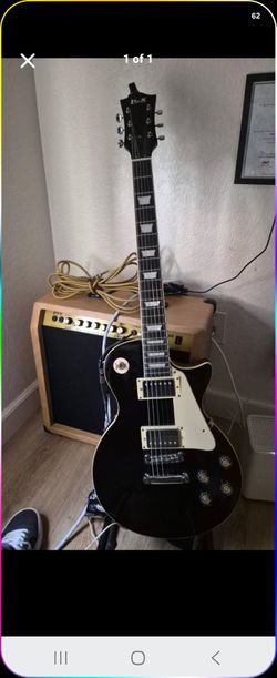LyxPro Les Paul-Style Electric Guitar + 60W Amp Bundle - Like New