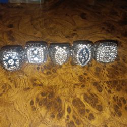 Dallas Cowboys Replica Superbowls Ring Set. Heavy Paperweight 