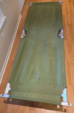 Compact folding cot