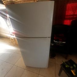 Kenmore Refrigerator 