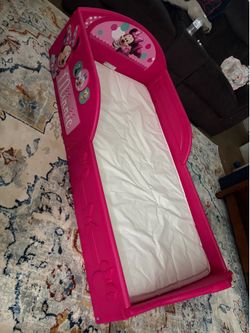 Toddler bed
