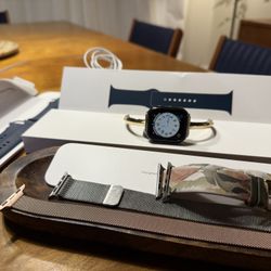 Apple Watch Series 6 (40mm) In box + 5 Bands