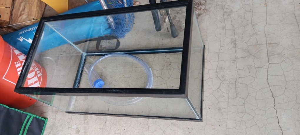 20 Gal Fish Tank And Supplys