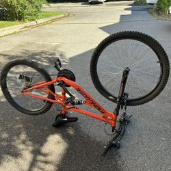 Mongoose Standoff 24” Kids’ Mountain Bike - Orange 
