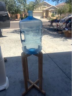 Water jug with stand
