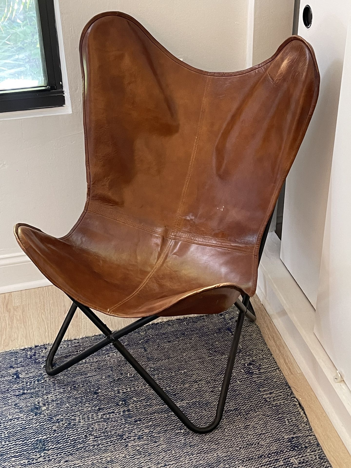 Cool Butterfly Chair - Brown Modern Accent Chair