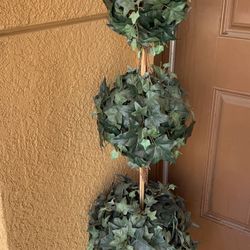 Artificial  Tree 🌳  Good condition 