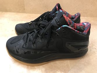 Nike Lebron 11 low black/gum size 9.5