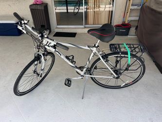 Trek Multitrack 7700 Hybrid Bike