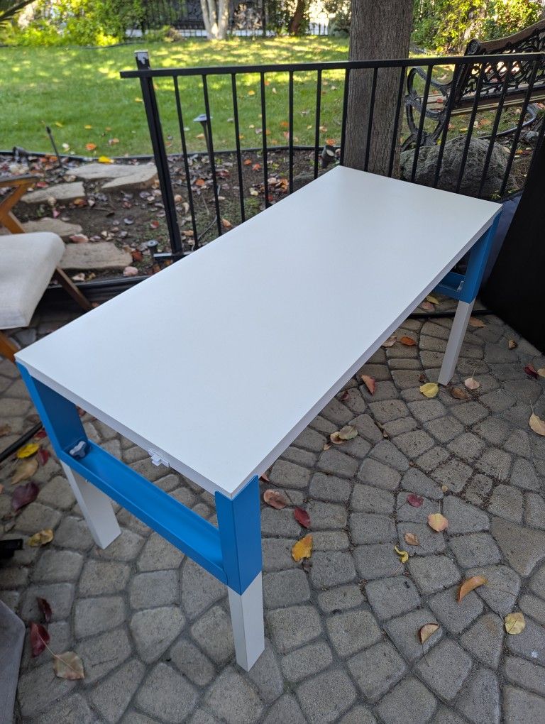 IKEA PAHL Desk, Great Condition