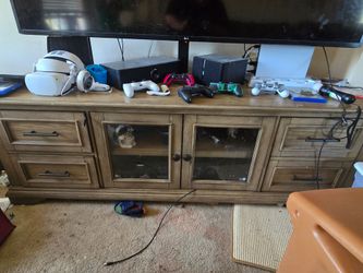 Entertainment center for 70 in tv