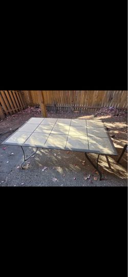 Free Patio table