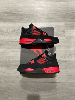 Jordan 4 Red Thunder Size 9.5 Vnds
