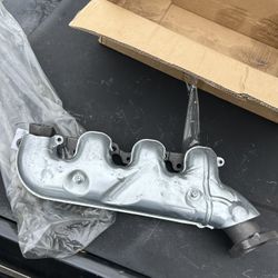 8.1 Gm  New Exhaust Manifold