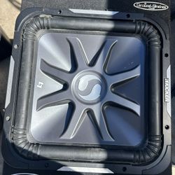 Kicker Subwoofer with Ground Shaker Box15 Inch L7