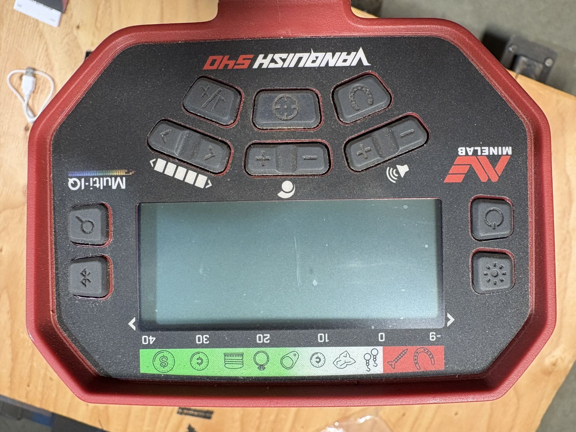 Minelabs Vanquish 540 Metal Detector