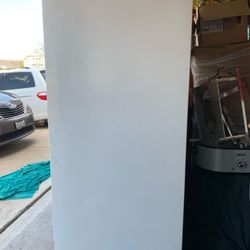 Kenmore Freezer  Frost Free in good condition everything works good 