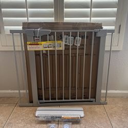 Cumbor 29.7-40.6 Baby/ Pet Gate (READ DESCRIPTION)