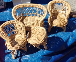 4 Piece VINATAGE wicker Doll Furniture. Barbie Size