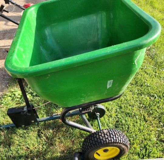 John Deere 130lb Tow Spreader
