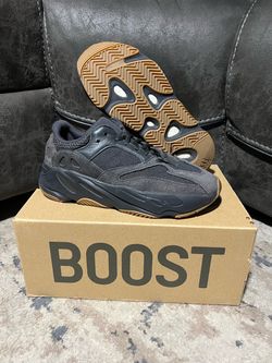 Yeezy 700 Utility Black