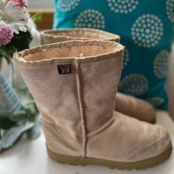 Australian Boot Company Tan/Beige Winter Boots Womens Size 9 Mens 7.5