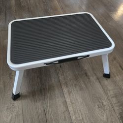 NEW! Foldable 1-Step stool metal ladder seat.  Retails for $26.93